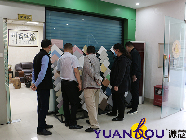 河南寧陵縣王縣長蒞臨廣東奢蔻新材料